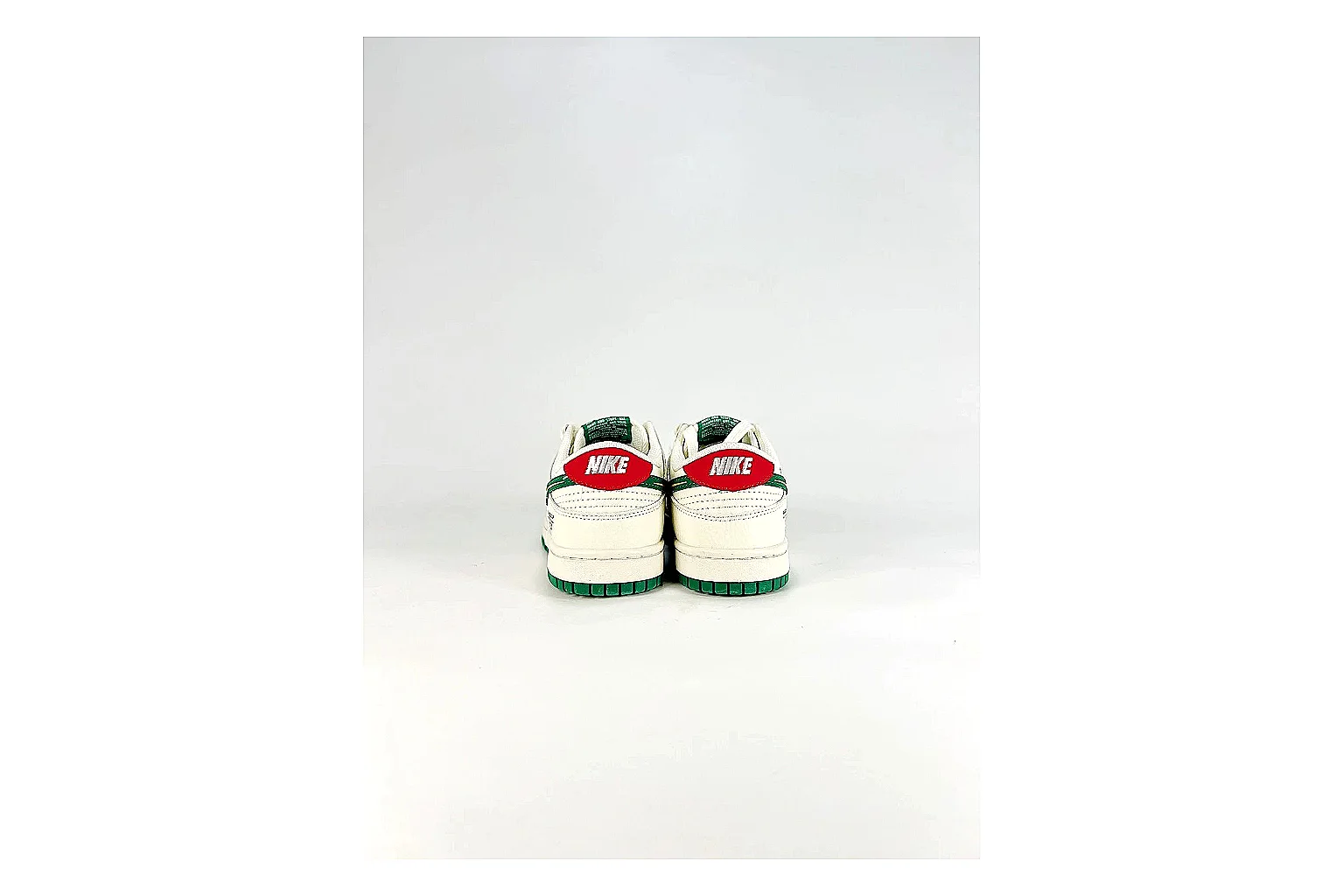 Casual Low-Top Sneaker 5184 comparison signal photo with red casual low-top with mixed-material upper and low-profile shape thumbnail 3