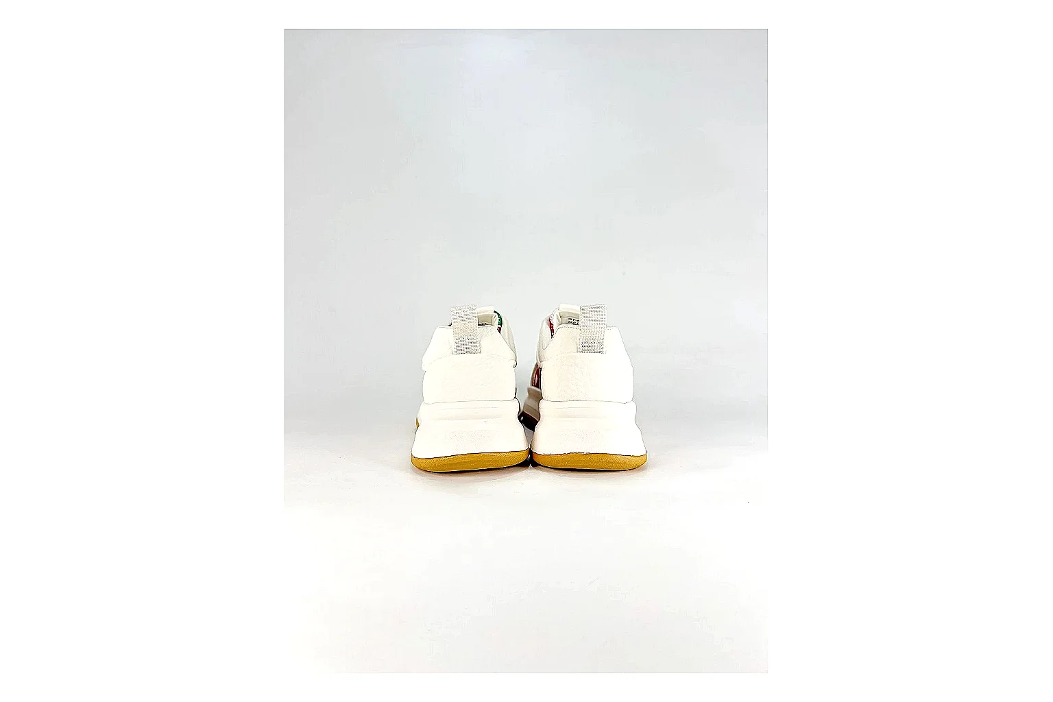 Casual Low-Top Sneaker 5251 comparison signal photo with red casual low-top with mixed-material upper and low-profile shape thumbnail 3