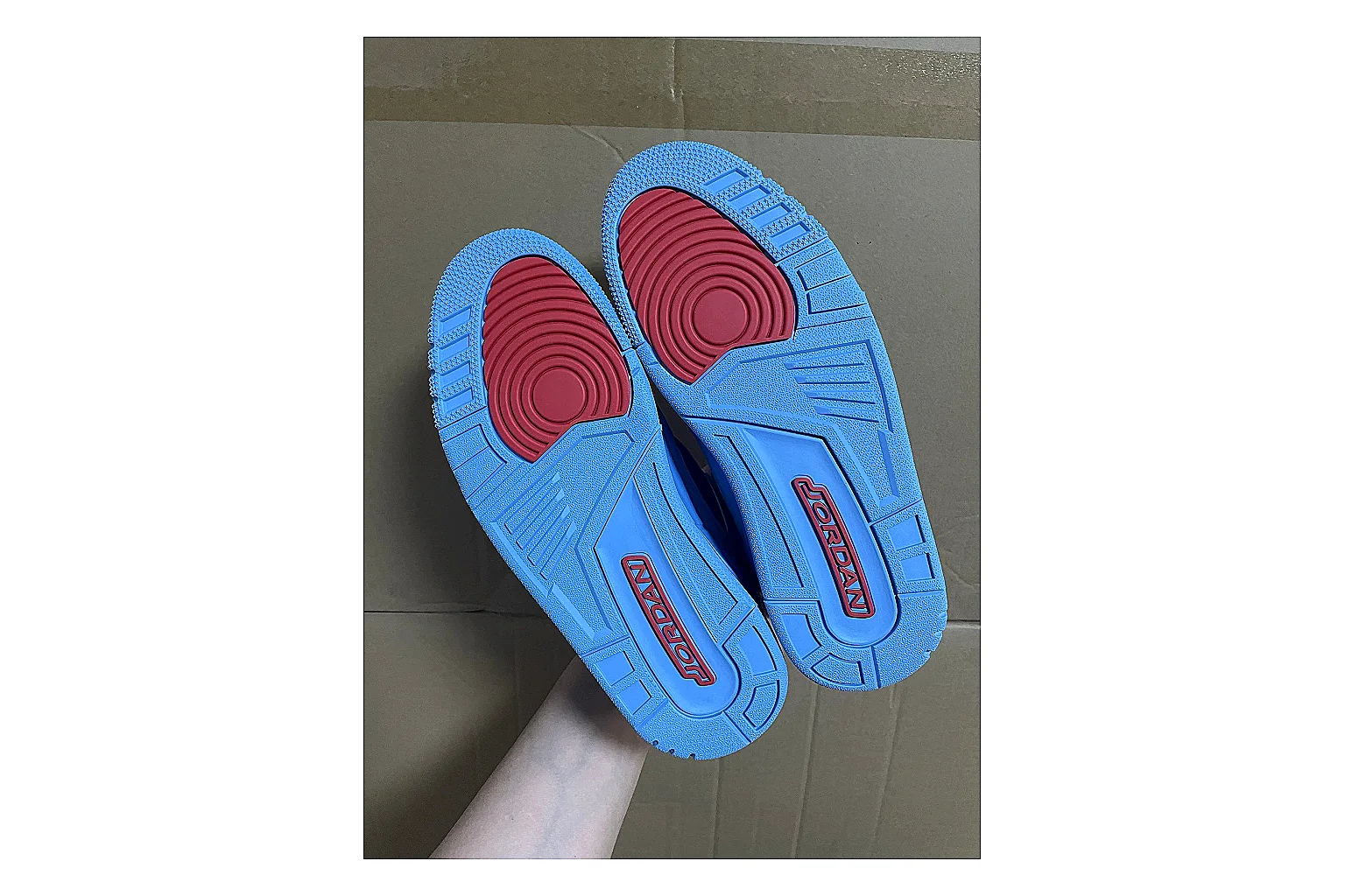 Casual Low-Top Sneaker 5783 comparison signal photo with casual low-top sneaker with clean paneling, textured upper and six-view gallery for daily streetwear styling plus side-profile shape, upper panel lines, and outsole detail thumbnail 2