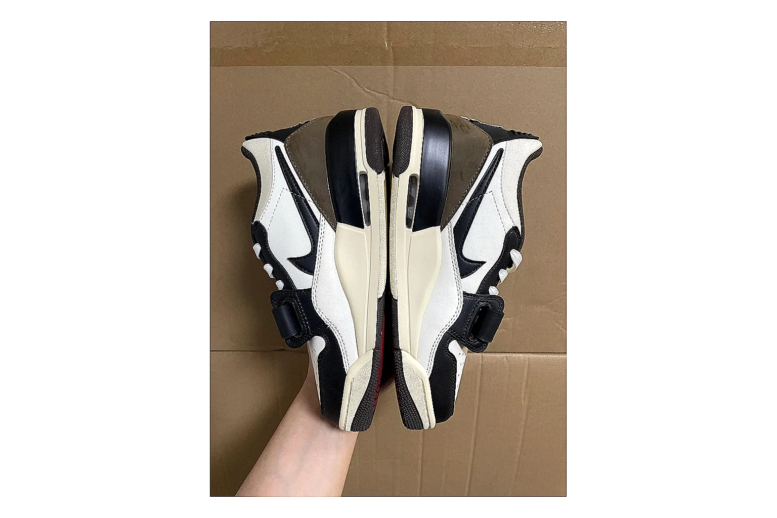 Casual Low-Top Sneaker 5802 comparison signal photo with casual low-top sneaker with clean paneling, textured upper and six-view gallery for daily streetwear styling plus side-profile shape, upper panel lines, and outsole detail thumbnail 5