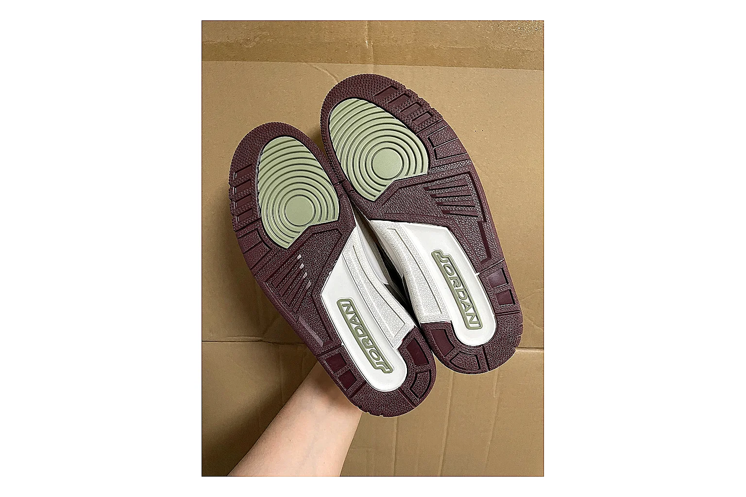 Casual Low-Top Sneaker 5833 comparison signal photo with casual low-top sneaker with clean paneling, textured upper and six-view gallery for daily streetwear styling plus side-profile shape, upper panel lines, and outsole detail thumbnail 2