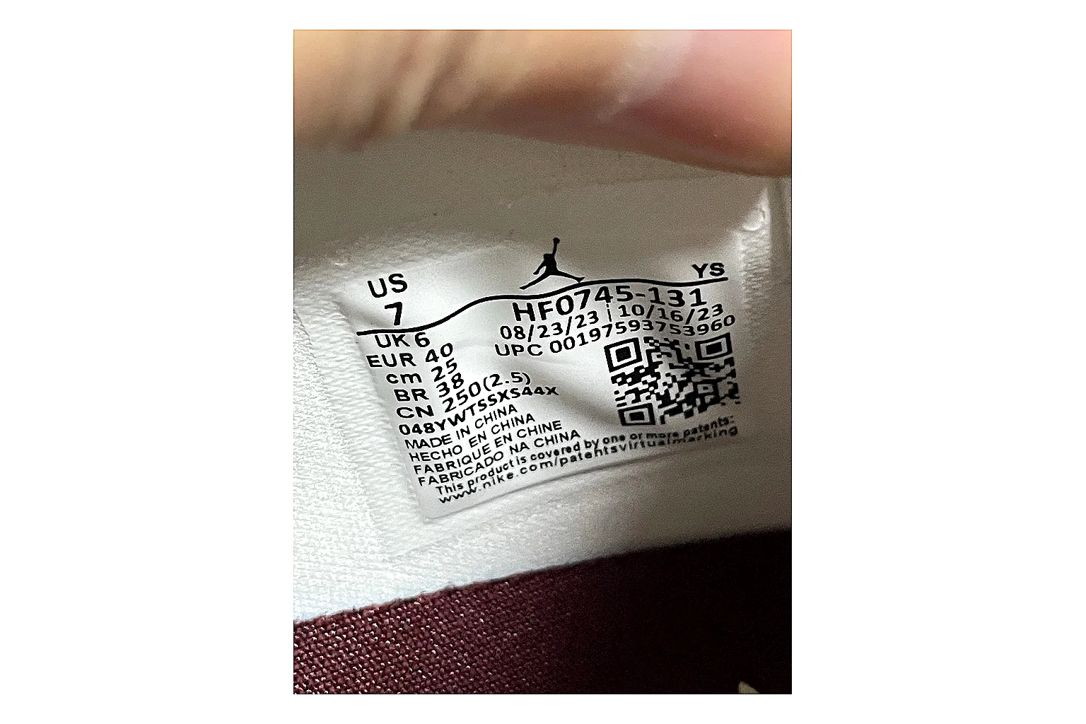 Casual Low-Top Sneaker 5833 comparison signal photo with casual low-top sneaker with clean paneling, textured upper and six-view gallery for daily streetwear styling plus side-profile shape, upper panel lines, and outsole detail thumbnail 4