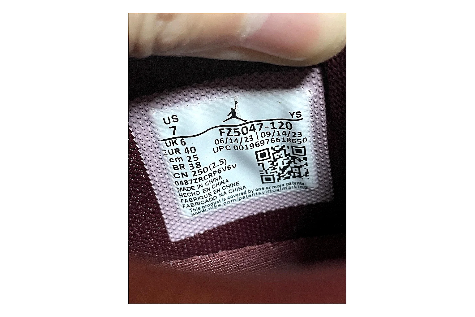 Casual Low-Top Sneaker 5864 comparison signal photo with casual low-top sneaker with clean paneling, textured upper and six-view gallery for daily streetwear styling plus side-profile shape, upper panel lines, and outsole detail thumbnail 4