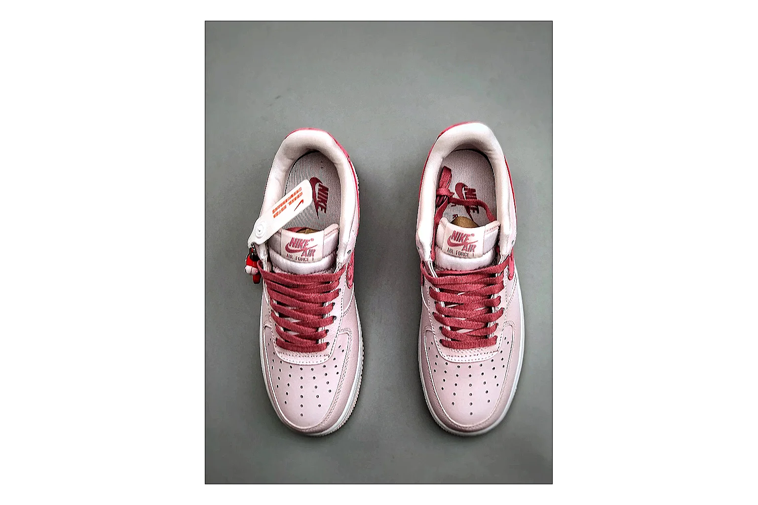 Casual Low-Top Sneaker 6726 comparison signal photo with red casual low-top with mixed-material upper and low-profile shape thumbnail 5