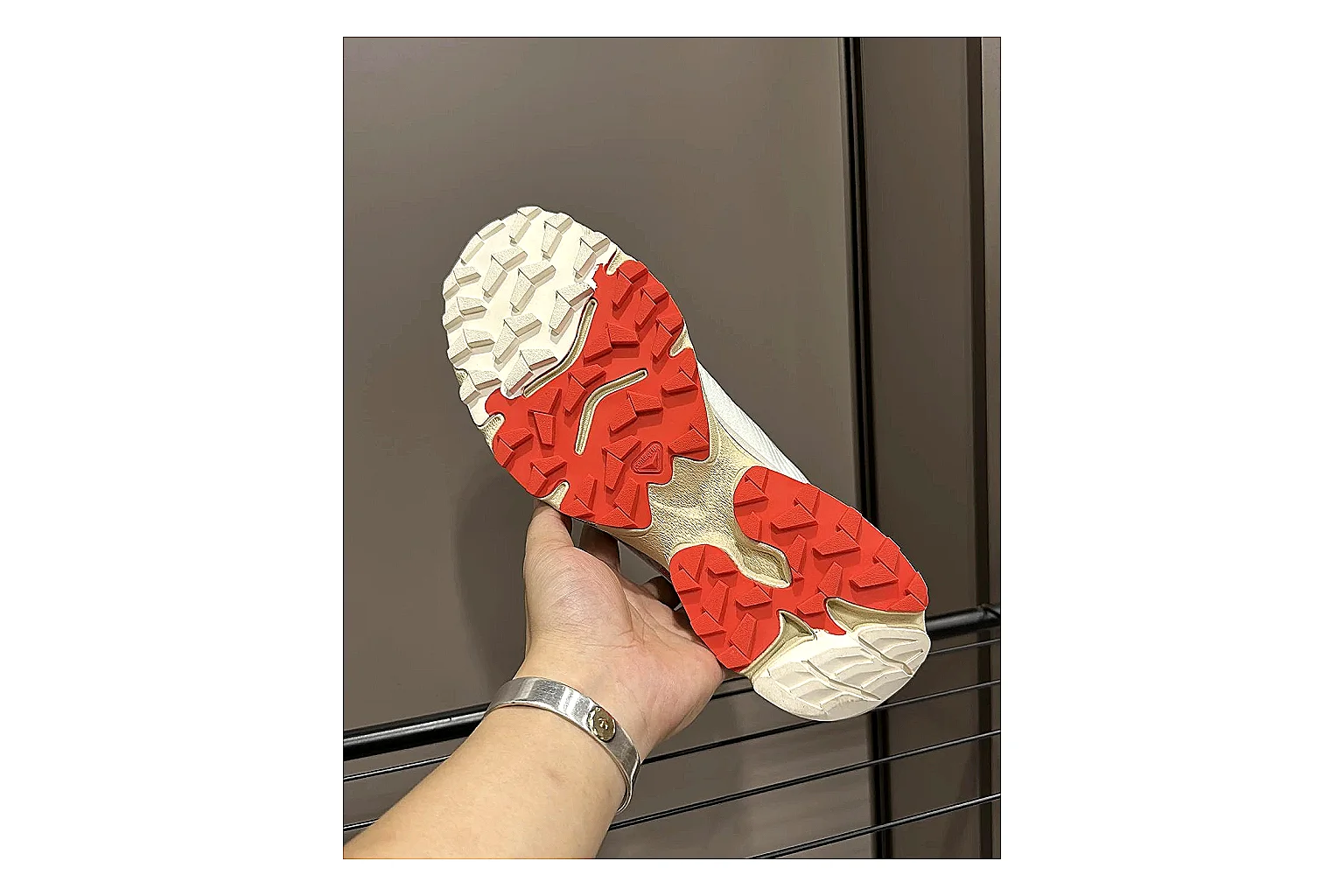 Casual Low-Top Sneaker 6798 comparison signal image SKU 1095506798 thumbnail 4
