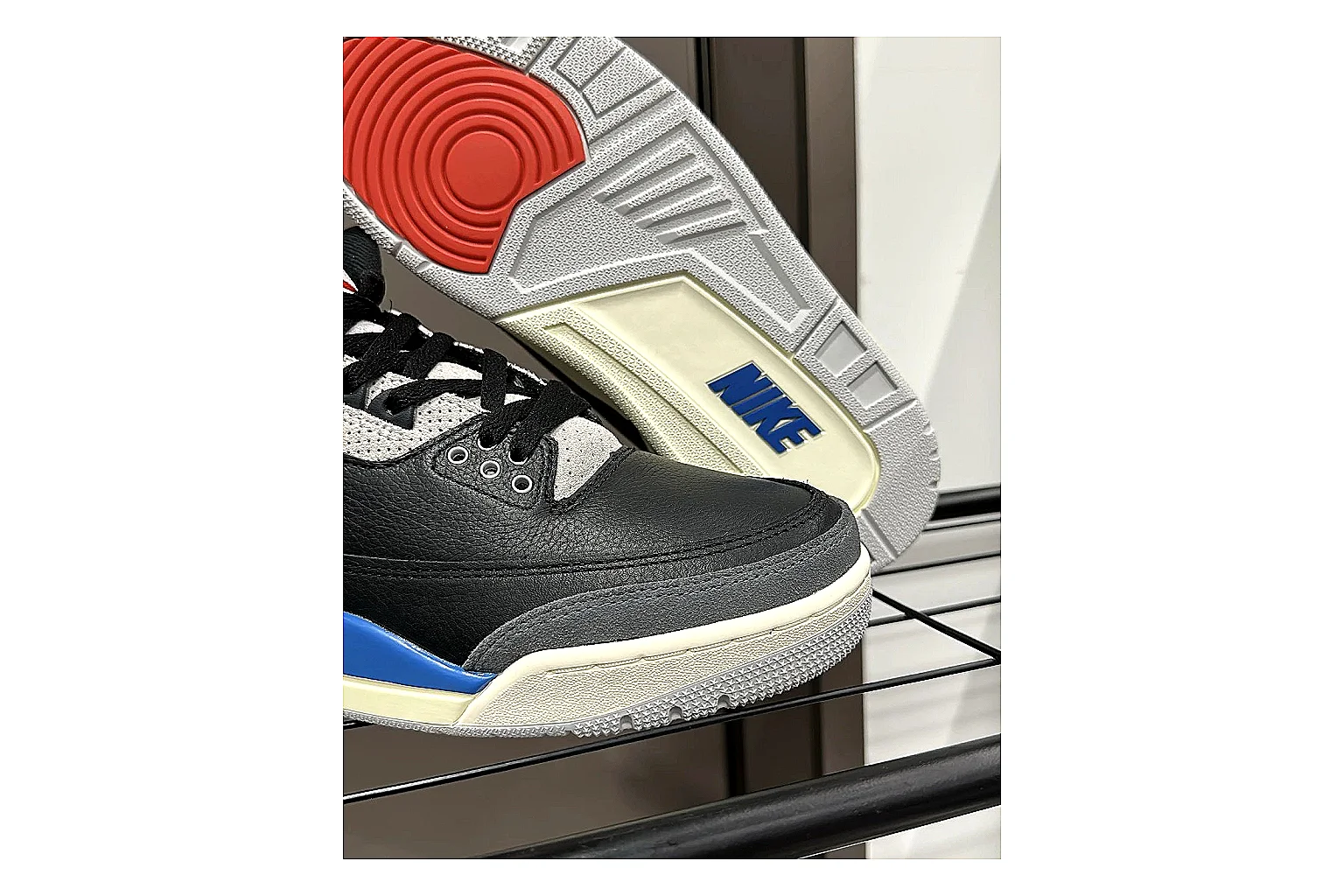Casual Low-Top Sneaker 6865 comparison signal image SKU 1095506865 thumbnail 6