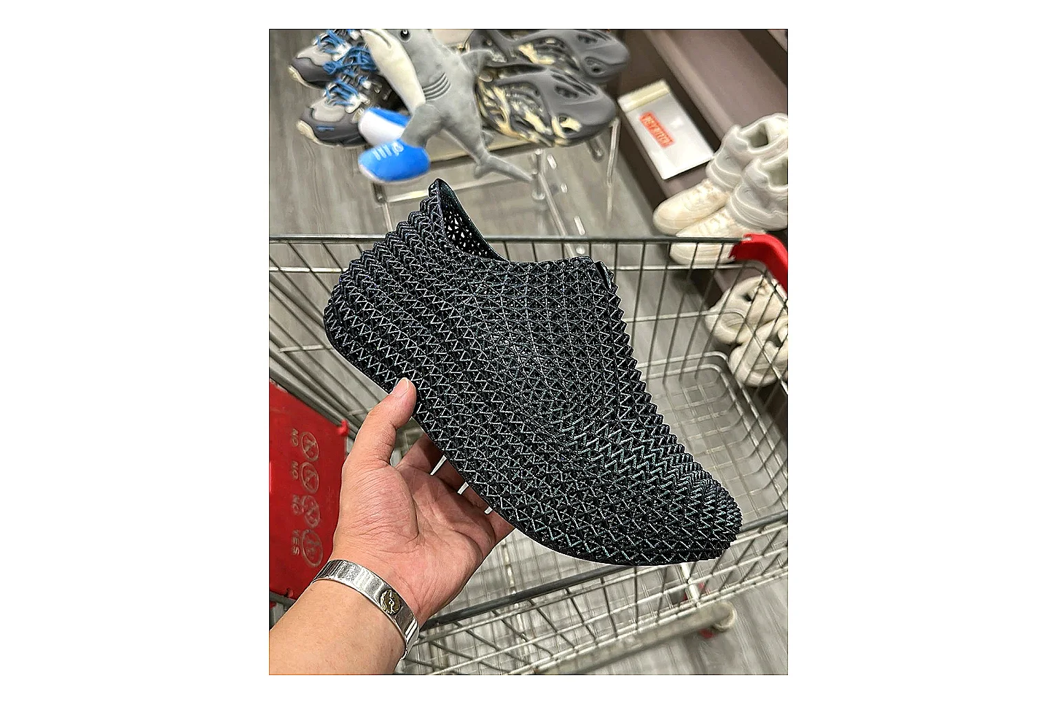 Casual Low-Top Sneaker 6928 comparison signal image SKU 1095506928 thumbnail 6