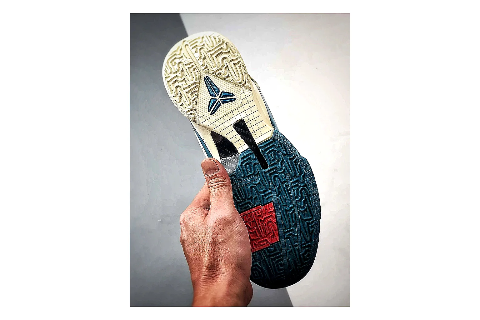 Casual Low-Top Sneaker 6952 comparison signal image SKU 1182166952 thumbnail 2