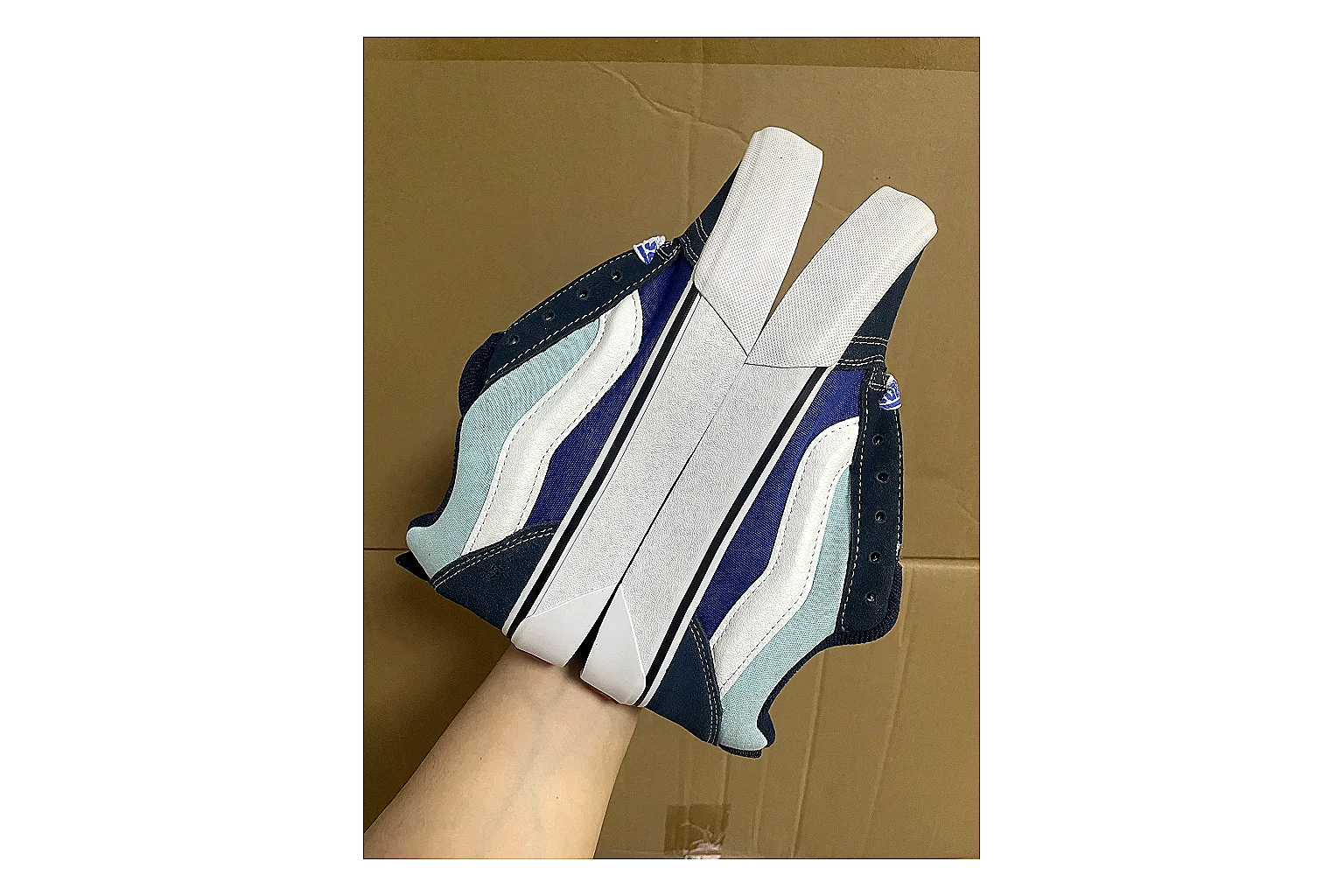 Casual Low-Top Sneaker 7604 comparison signal image SKU 1095507604 thumbnail 3