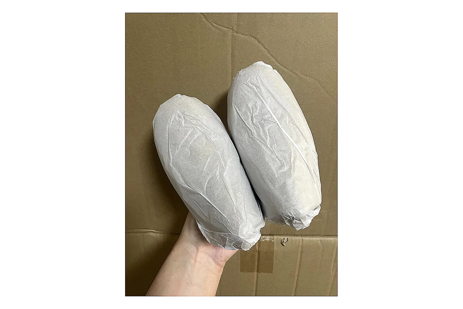 Casual Low-Top Sneaker 7629 comparison signal photo with red casual low-top with mixed-material upper and low-profile shape thumbnail 6