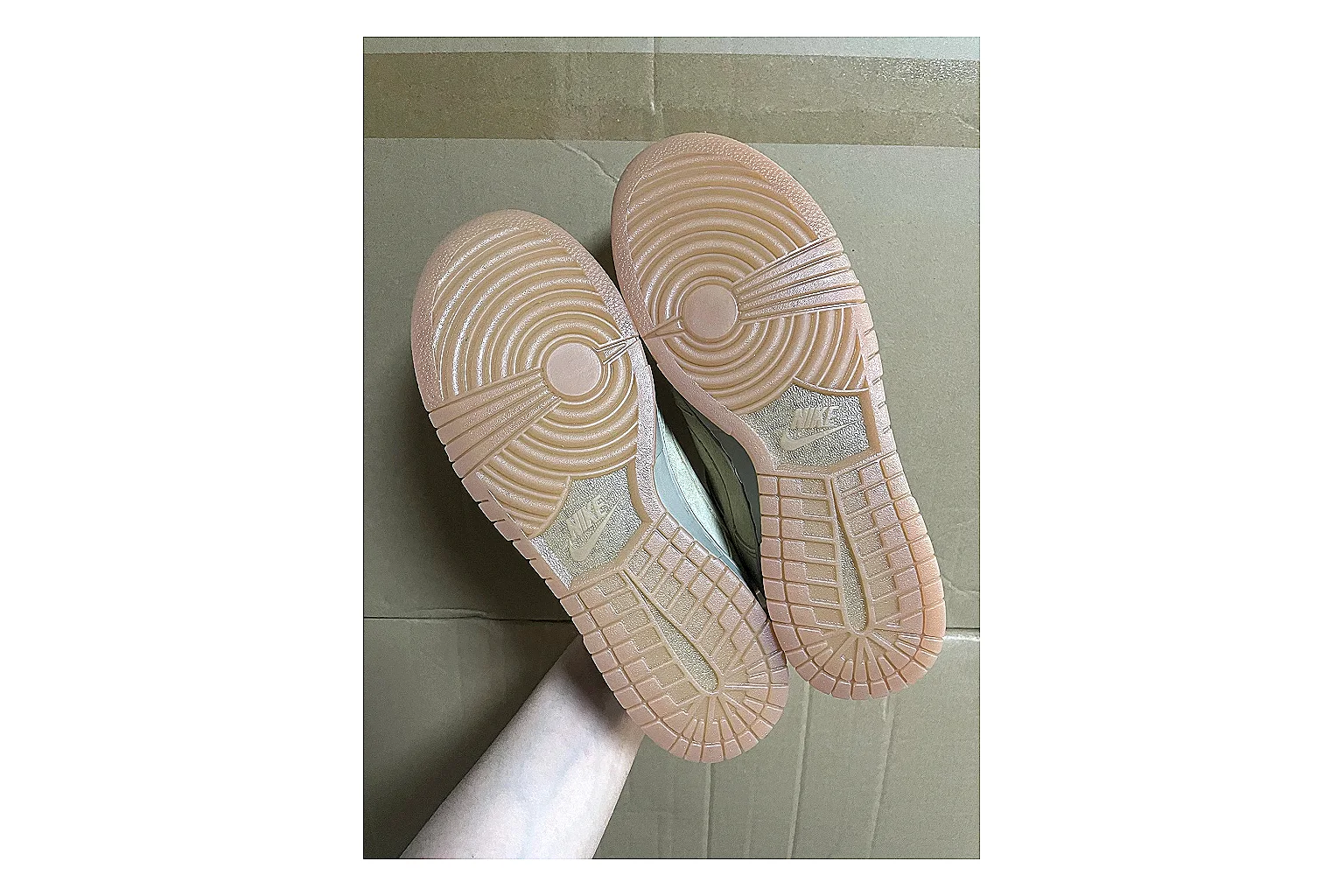 Casual Low-Top Sneaker 7714 comparison signal image SKU 1095507714 thumbnail 2