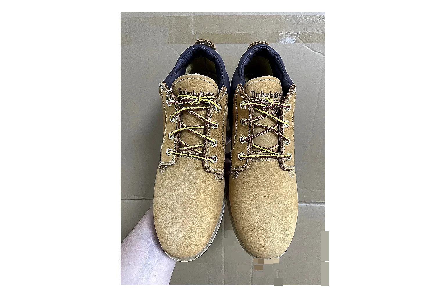 Casual Low-Top Sneaker 9490 comparison signal photo with casual low-top sneaker with clean paneling, textured upper and six-view gallery for daily streetwear styling plus side-profile shape, upper panel lines, and outsole detail