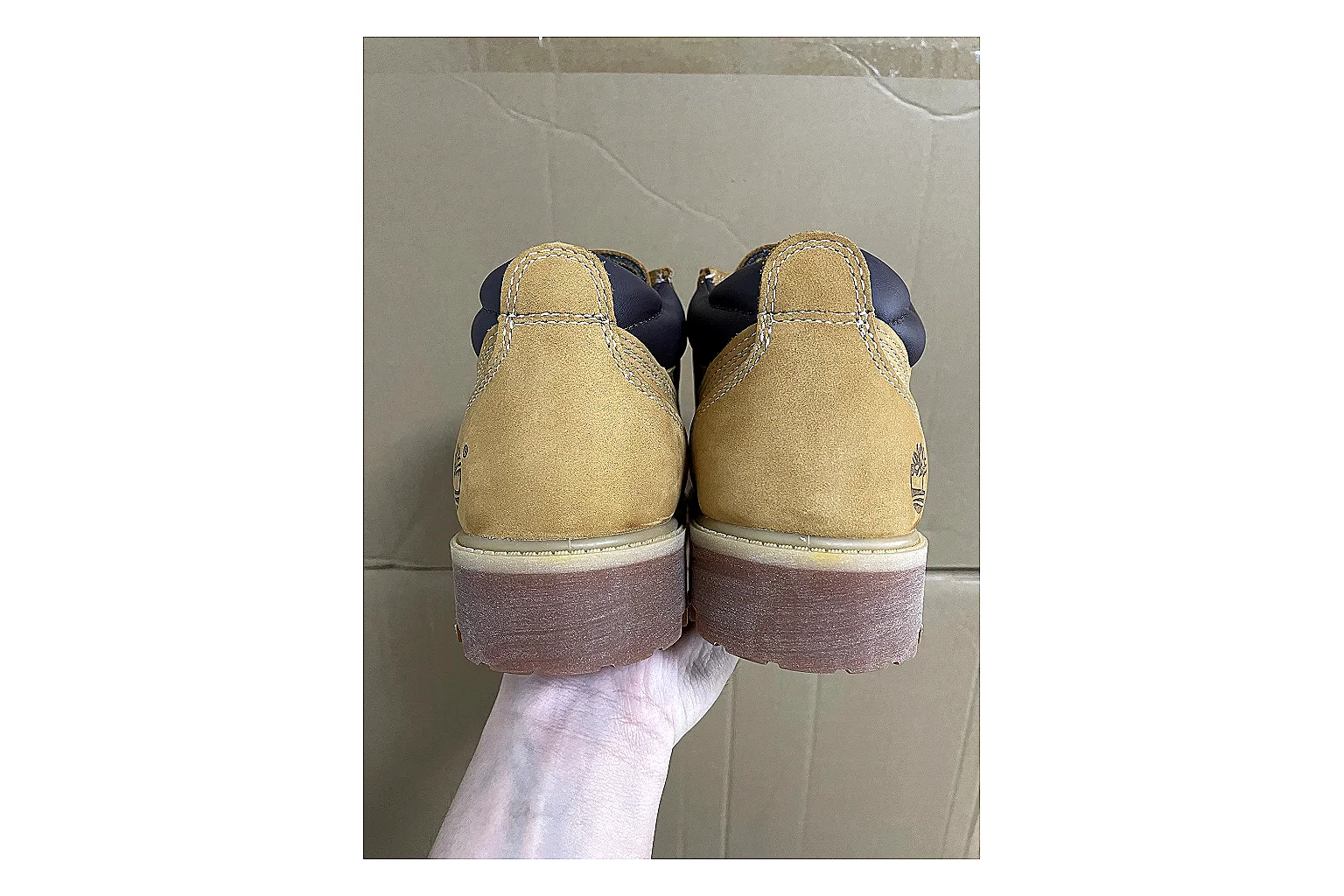 Casual Low-Top Sneaker 9490 comparison signal photo with casual low-top sneaker with clean paneling, textured upper and six-view gallery for daily streetwear styling plus side-profile shape, upper panel lines, and outsole detail thumbnail 2