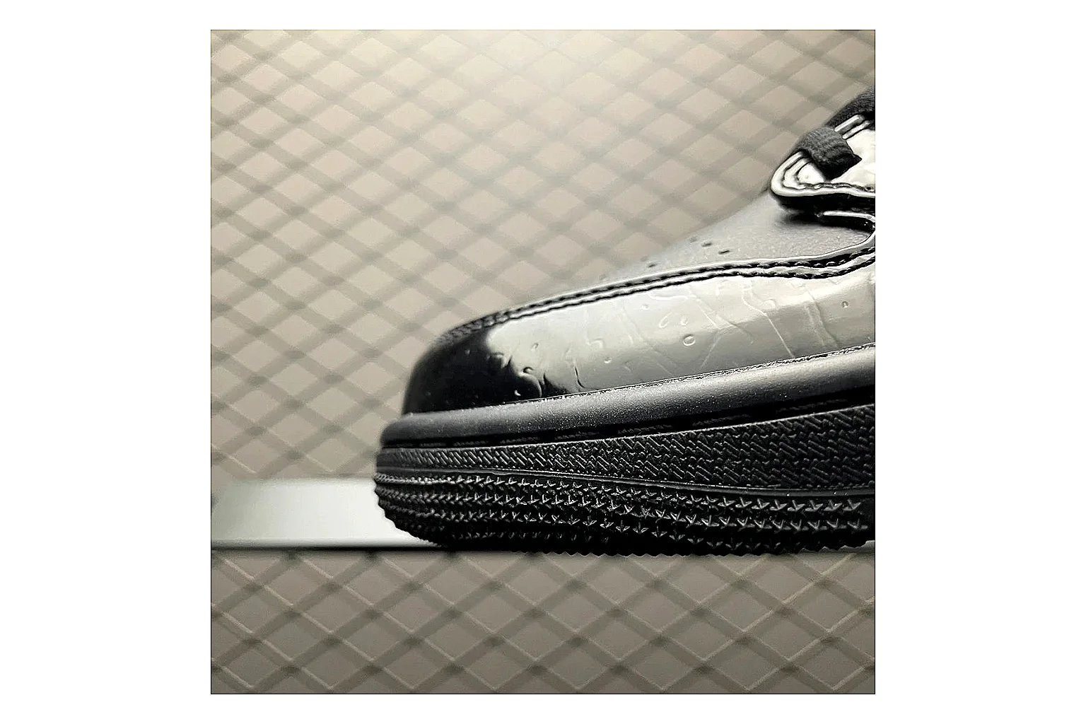 Casual Low-Top Sneaker 9723 comparison signal photo with casual low-top sneaker with clean paneling, textured upper and six-view gallery for daily streetwear styling plus side-profile shape, upper panel lines, and outsole detail thumbnail 3