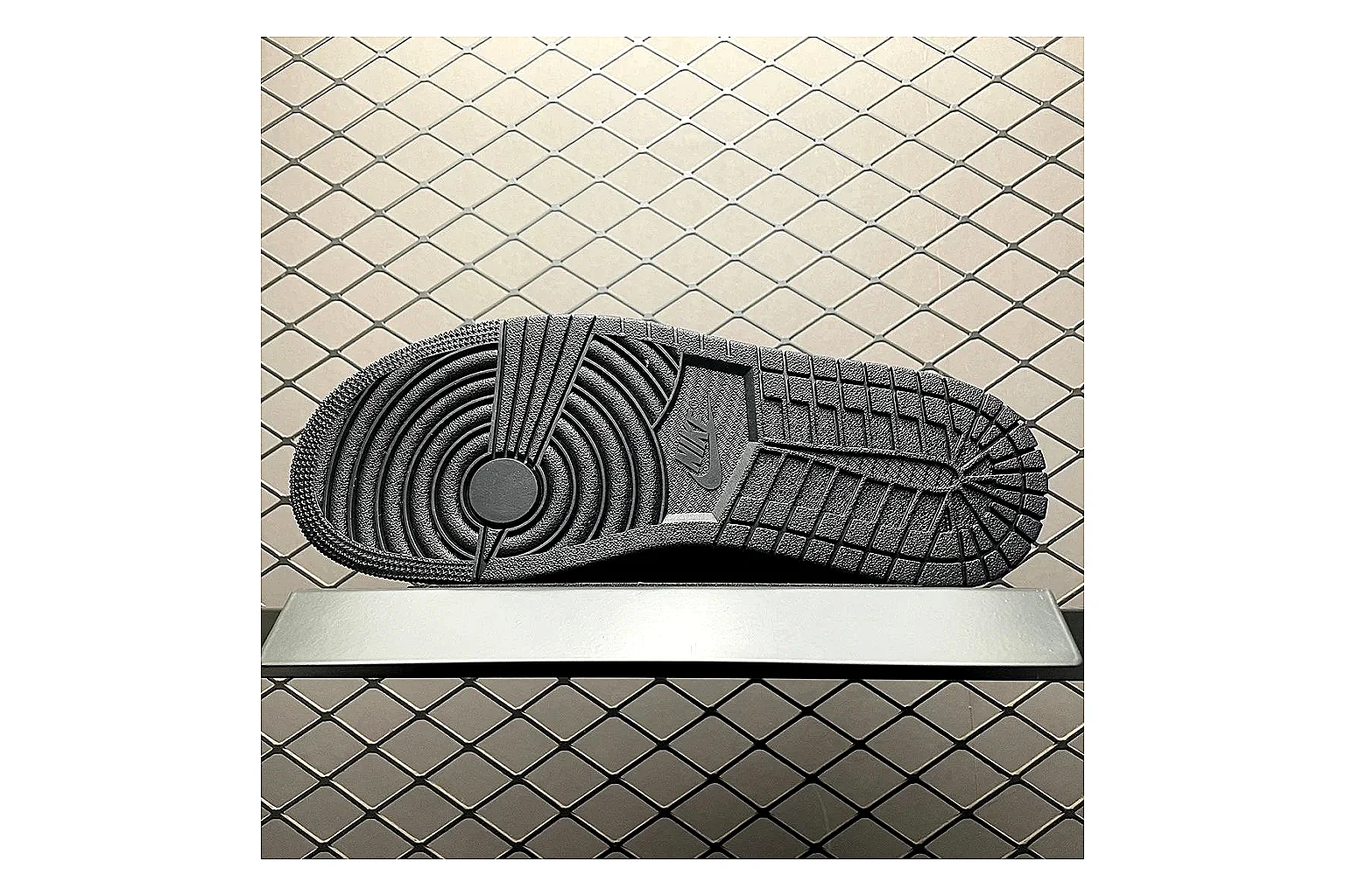 Casual Low-Top Sneaker 9723 comparison signal photo with casual low-top sneaker with clean paneling, textured upper and six-view gallery for daily streetwear styling plus side-profile shape, upper panel lines, and outsole detail thumbnail 5