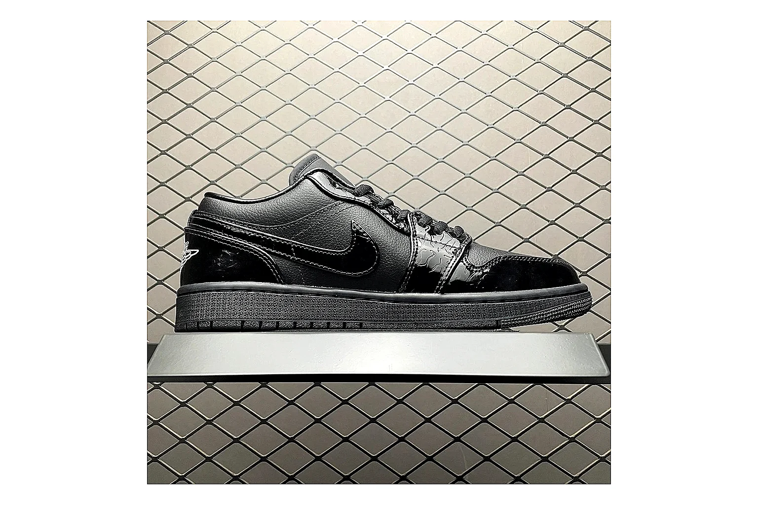 Casual Low-Top Sneaker 9723 comparison signal photo with casual low-top sneaker with clean paneling, textured upper and six-view gallery for daily streetwear styling plus side-profile shape, upper panel lines, and outsole detail thumbnail 6