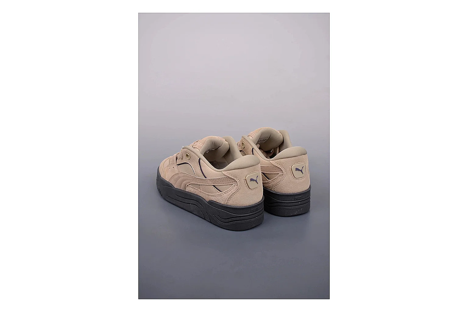 Casual Low-Top Sneaker 9750 comparison signal photo with red casual low-top with mixed-material upper and low-profile shape