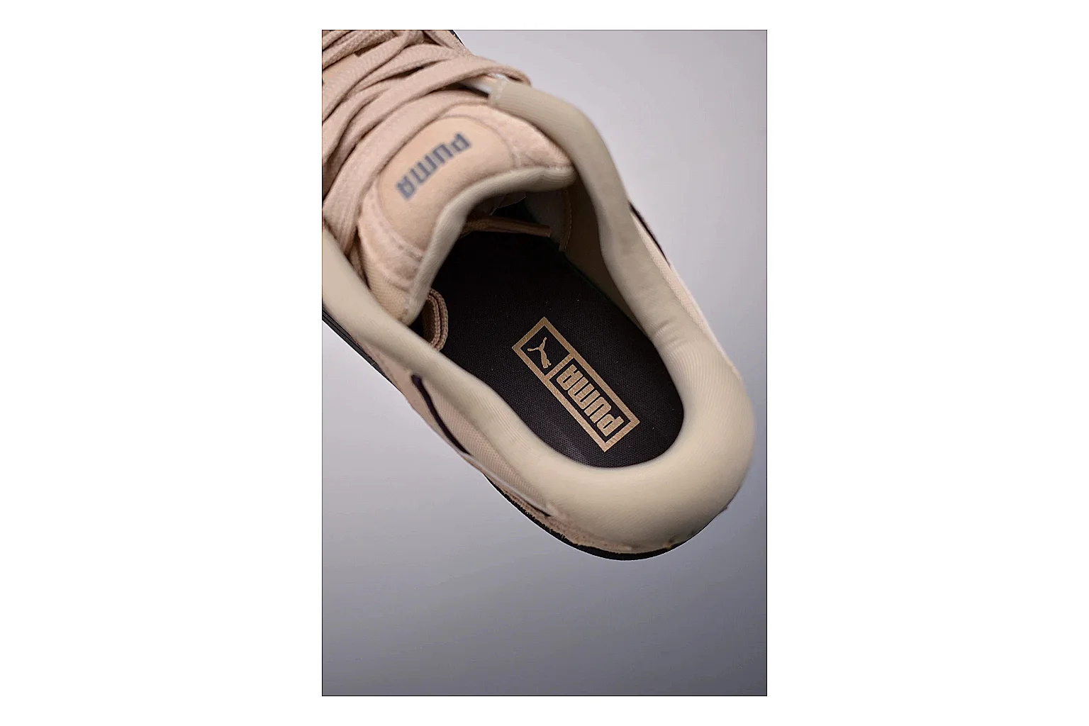 Casual Low-Top Sneaker 9750 comparison signal photo with red casual low-top with mixed-material upper and low-profile shape thumbnail 4