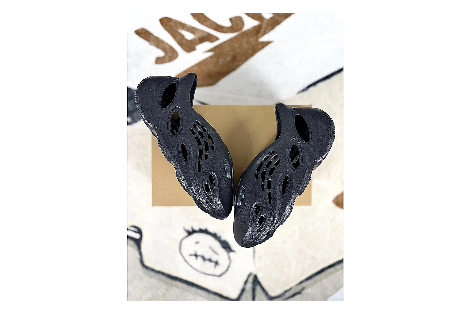 Daily Style Mixed Sneakers comparison signal image SKU 1194923194 thumbnail 4