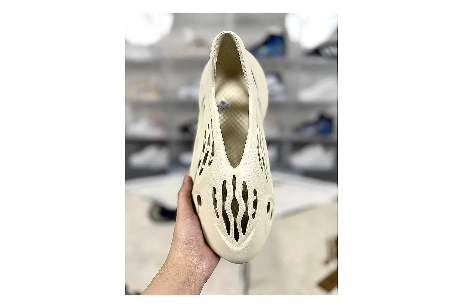 Daily Style Mixed Sneakers comparison signal image SKU 1194923209 thumbnail 3