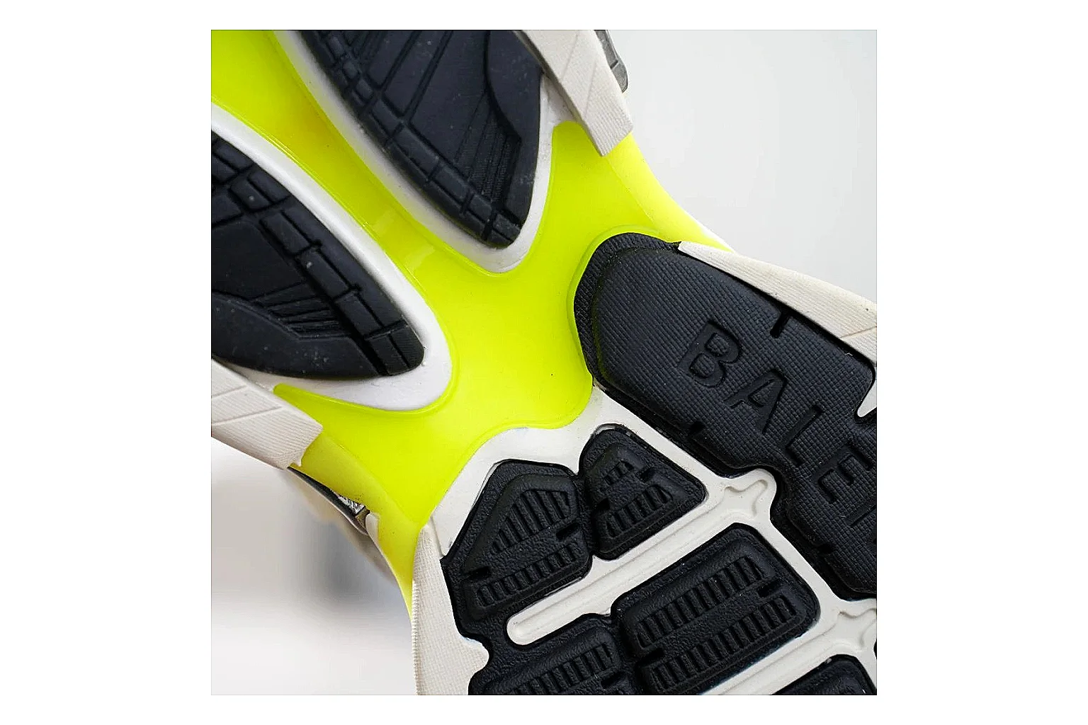 Neon Runner White Yellow Sneaker comparison photo showing white mesh runner upper, neon yellow accents, modern runner silhouette, and lightweight sole thumbnail 3