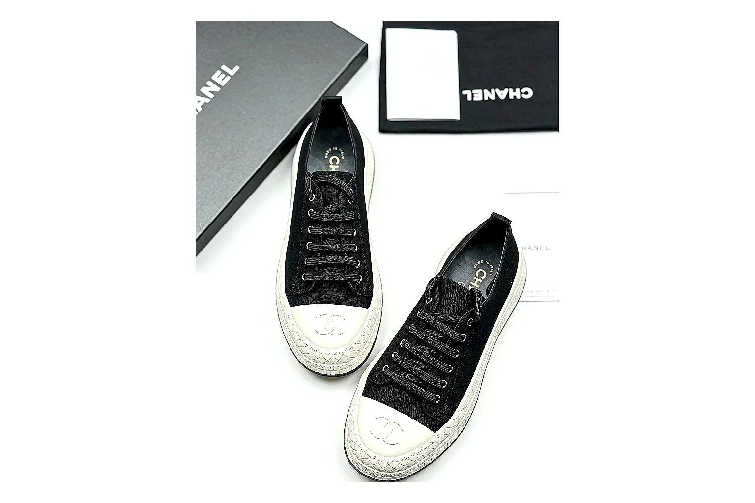 kakoscout.com Prada Low Top Black White comparison signal card six-photo gallery thumbnail 4