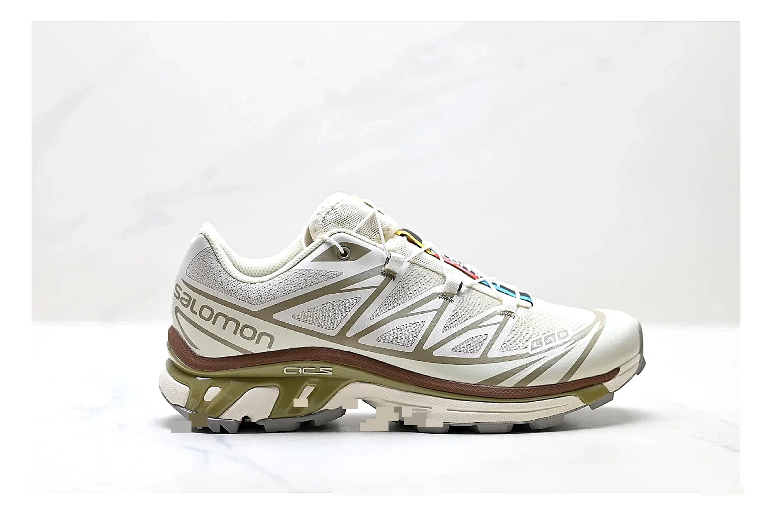 Salomon Xt Runner White Gold comparison photo showing white mesh trail-runner upper, gold accents, speed-lace style structure, and rugged sole