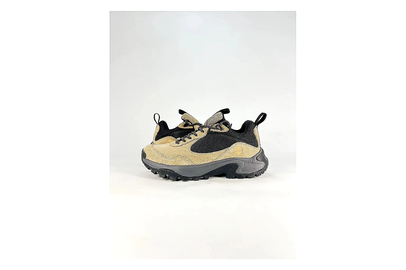 Timberland Motion Access Beige Black Sneakers comparison signal photo with beige black outdoor sneakers with mesh-leather texture, side-profile shape, upper panel lines, and outsole detail