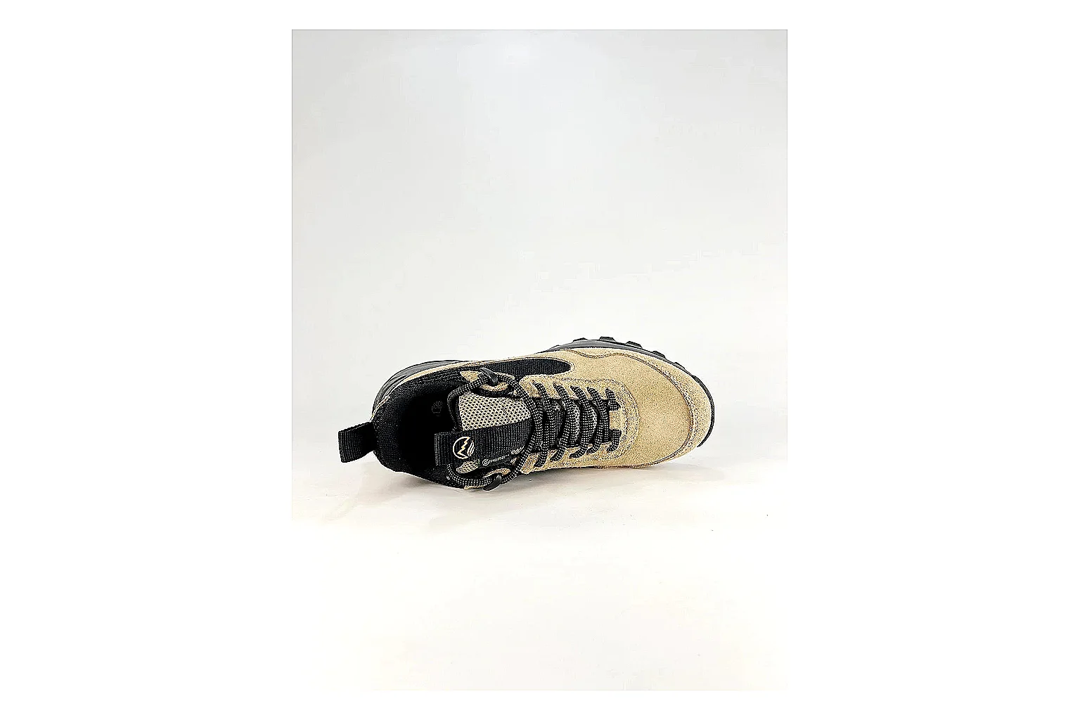 Timberland Motion Access Beige Black Sneakers comparison signal photo with beige black outdoor sneakers with mesh-leather texture, side-profile shape, upper panel lines, and outsole detail