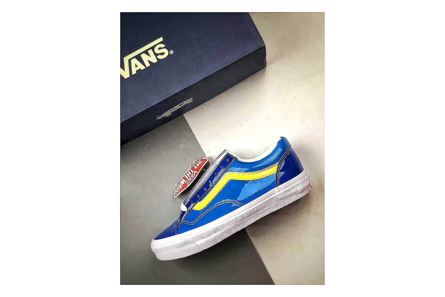 Vans Premium Mixed Sneakers comparison signal image SKU 1182166981 thumbnail 3